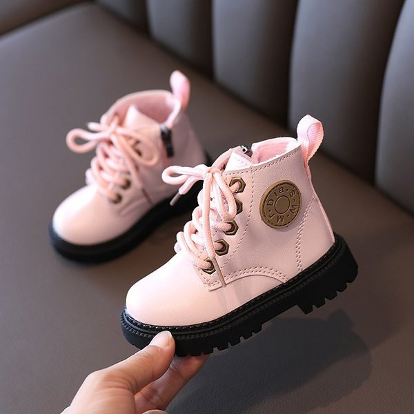 Παιδικές έκο δερμάτινες μπότες με έμβλημα και κορδόνια
