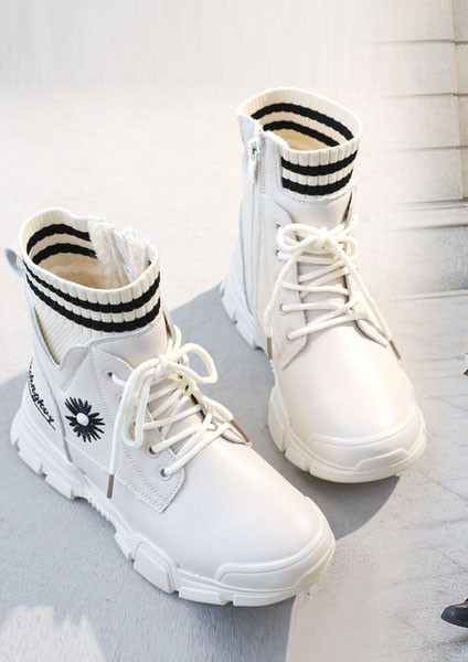 Casual παιδικές μπότες με κέντημα και κορδόνια για κορίτσια