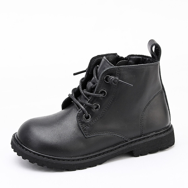 Παιδικές μπότες σε μαύρο χρώμα και κορδόνια - με μαλακή επένδυση ή χωρίς