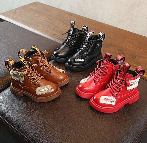 Παιδικές έκο δερμάτινες μπότες για κορίτσια με εμβλήματα και κορδόνια