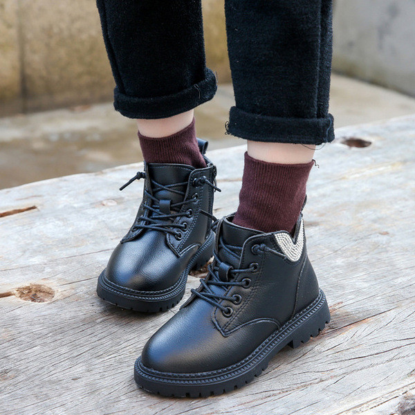 Παιδικές μπότες για κορίτσια από οικολογικό δέρμα με επίπεδη σόλα και κορδόνια