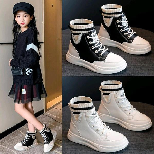 Νέο μοντέλο παιδικές μπότες με ψηλά πέλματα και κορδόνια