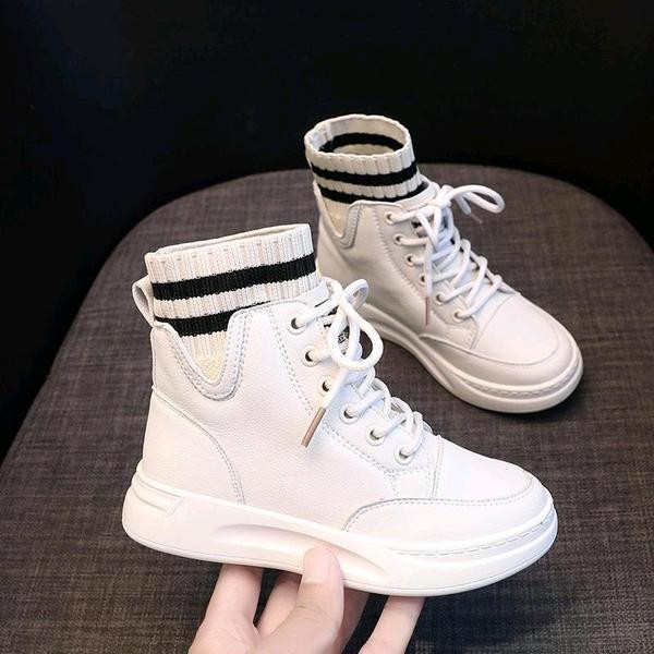 Παιδικά σπορ και casual μπότες με ψηλή σόλα  και κορδόνια