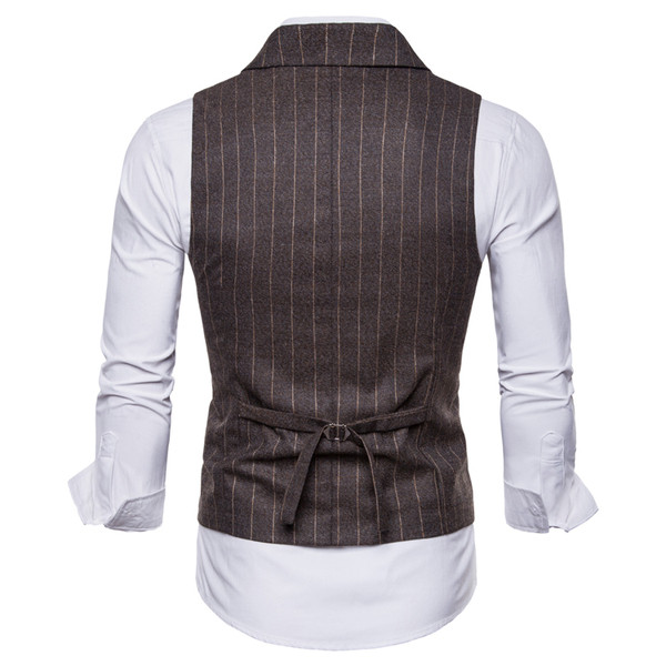Μοντέρνο ριγέ ανδρικό γιλέκο με κουμπιά