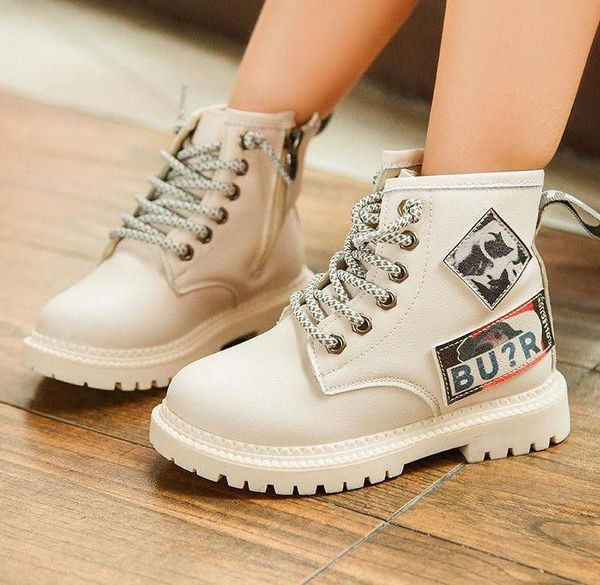 Παιδικές unisex μπότες από οικολογικό δέρμα μεκορδόνια και εμβλήματα