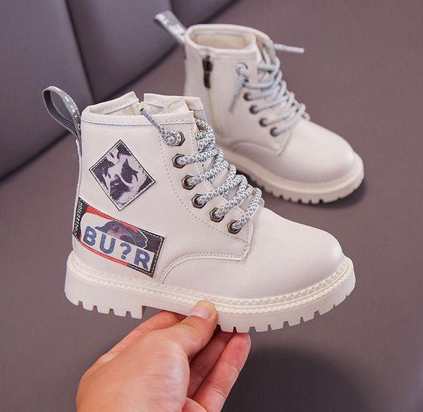 Παιδικές unisex μπότες από οικολογικό δέρμα μεκορδόνια και εμβλήματα