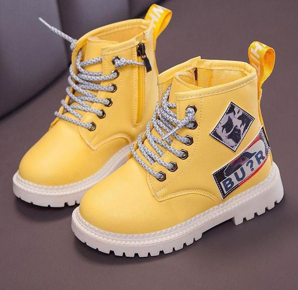 Παιδικές unisex μπότες από οικολογικό δέρμα μεκορδόνια και εμβλήματα