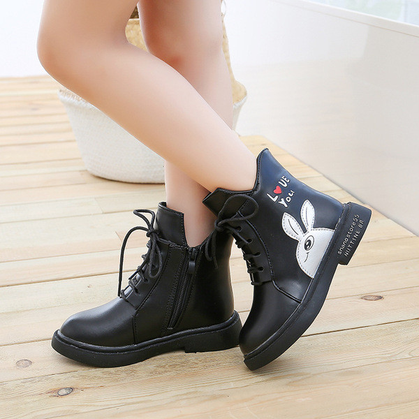 Παιδικές μπότες για κορίτσια με κορδόνια και απλικέ