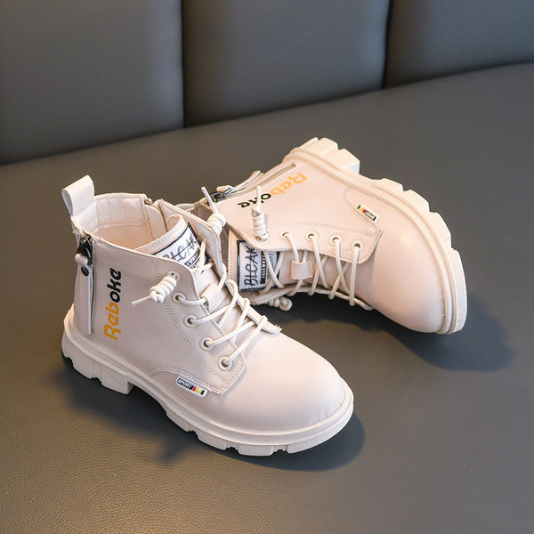 Παιδικές μπότες casual με κορδόνια και επίπεδη σόλα κατάλληλα για κορίτσια