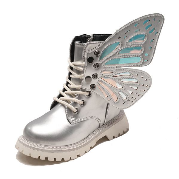 Μοντέρνες παιδικές μπότες για κορίτσια με τρισδιάστατο στοιχείο