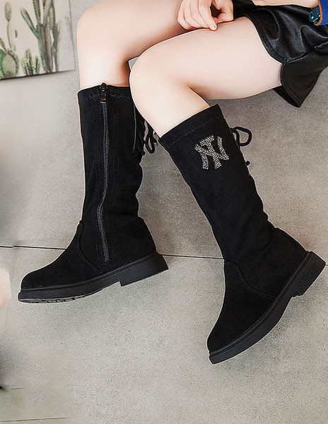 Μοντέρνες παιδικές μπότες για κορίτσια - δύο μοντέλα