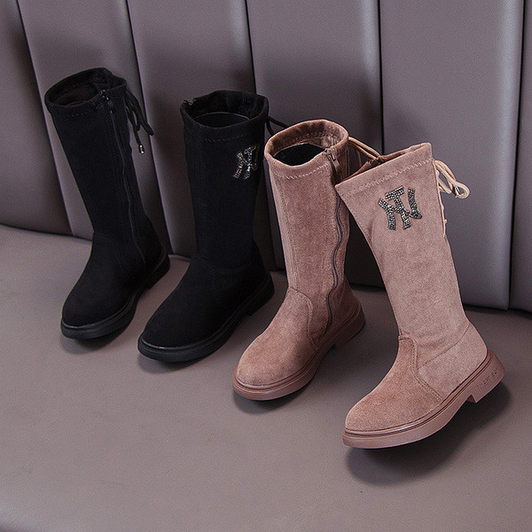 Μοντέρνες παιδικές μπότες για κορίτσια - δύο μοντέλα