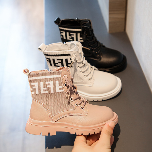 Παιδικές μπότες για κορίτσια με κορδόνια και σόλα