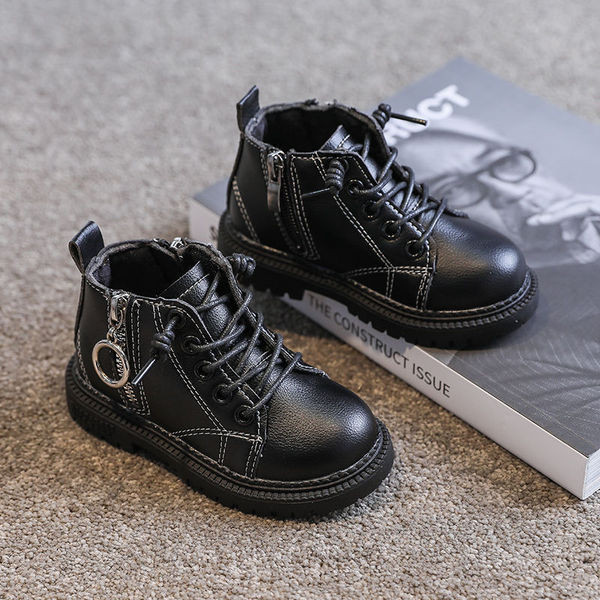 Νέο μοντέλο παιδικες μπότες με τραχιά σόλα με κορδόνια