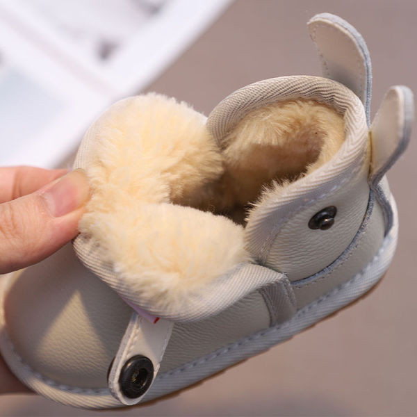 Μοντέρνες παιδικές μπότες με στοιχείο 3D και απαλή επένδυση για κορίτσια