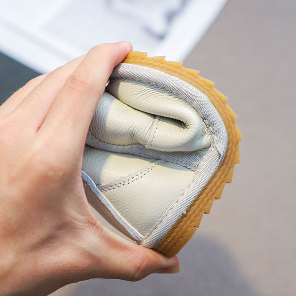 Μοντέρνες παιδικές μπότες με στοιχείο 3D και απαλή επένδυση για κορίτσια