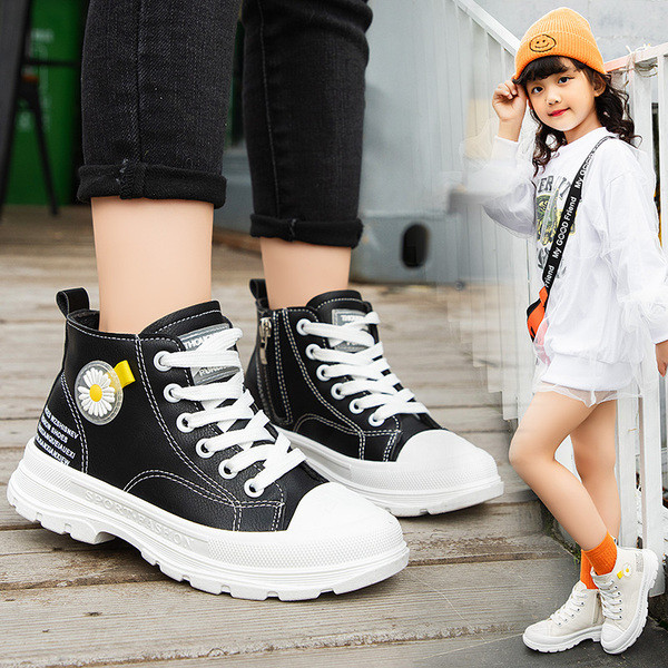 Παιδικές αθλητικές μπότες για κορίτσια με τραχιά σόλα και κορδόνια