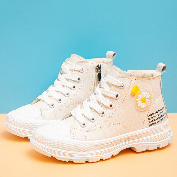 Παιδικές αθλητικές μπότες για κορίτσια με τραχιά σόλα και κορδόνια
