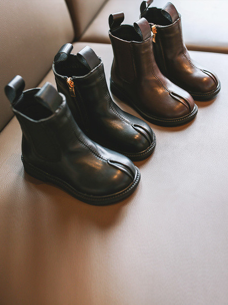 Παιδικές μπότες από οικολογικό δέρμα με επίπεδη σόλα - για κορίτσια