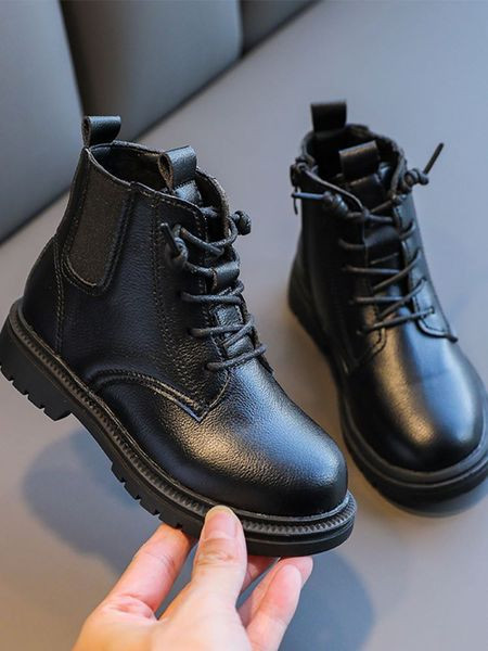 Παιδικές έκο  δερμάτινες μπότες με επίπεδη σόλα και κορδόνια