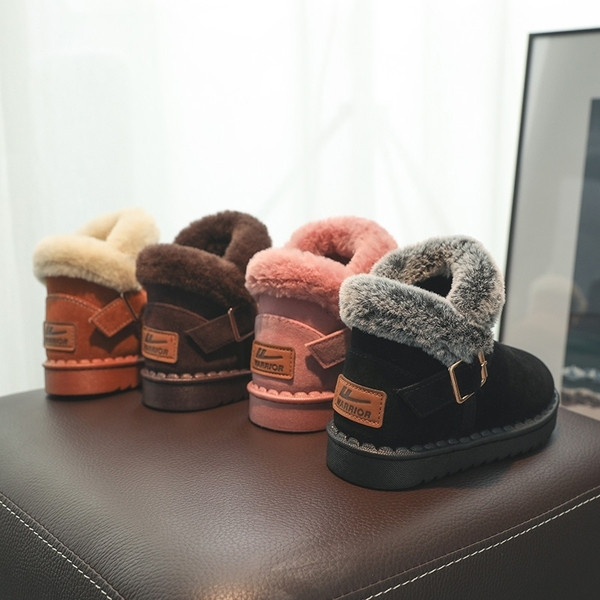 Νέο μοντέλο παιδικές μπότες με μαλακή επένδυση και αγκράφα