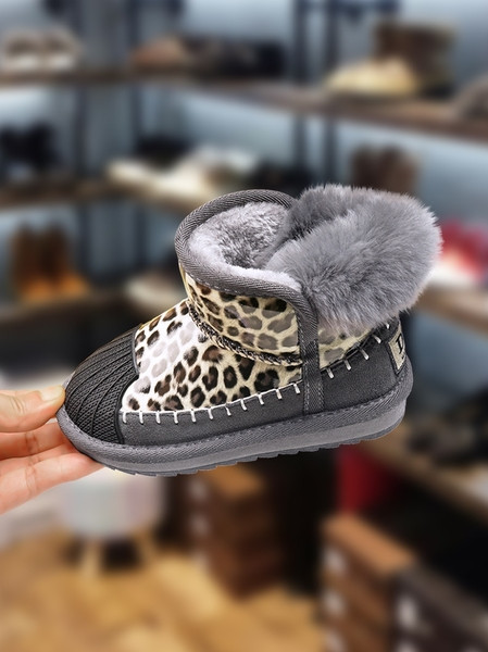 Νέο μοντέλο παιδικές μπότες  με μοτίβο και γούνα