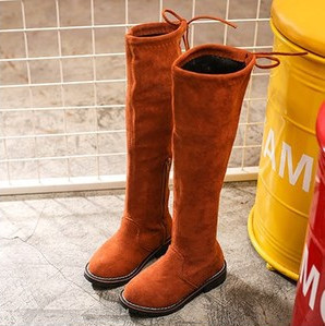 Μοντέρνες παιδικές μπότες για κορίτσια με κορδόνια