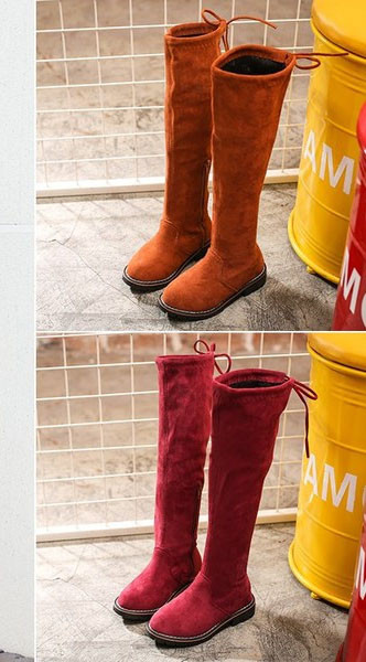 Μοντέρνες παιδικές μπότες για κορίτσια με κορδόνια