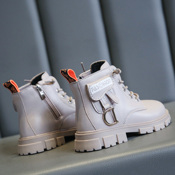 Παιδικές μπότες από οικολογικό δέρμα και βελούδο με κορδόνια