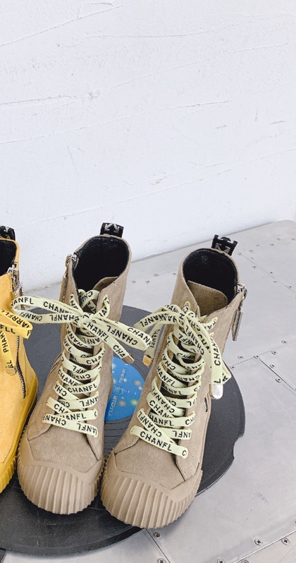 Παιδικές μπότες με φερμουάρ και χρωματιστά κορδόνια για κορίτσια