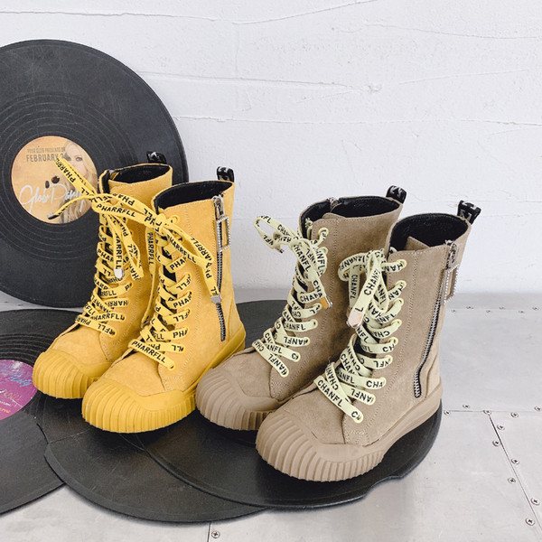 Παιδικές μπότες με φερμουάρ και χρωματιστά κορδόνια για κορίτσια