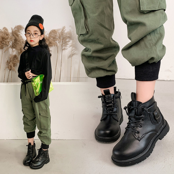 Παιδικές μπότες για αγόρια από οικολογικό δέρμα με κορδόνια