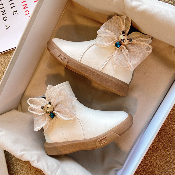 Παιδικές μπότες με κορδέλα και τρισδιάστατο στοιχείο