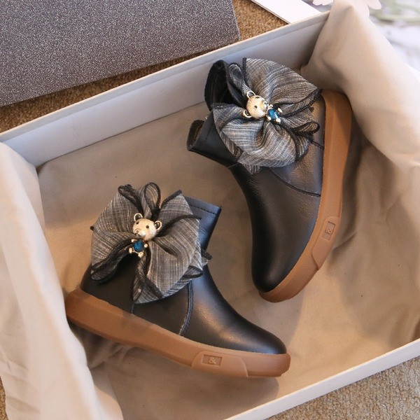 Παιδικές μπότες με κορδέλα και τρισδιάστατο στοιχείο