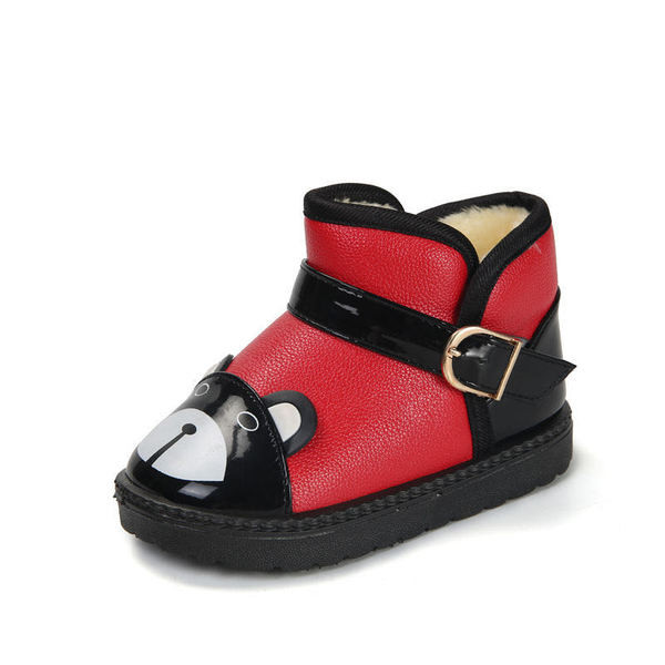 Naujas vaikiškų batų modelis su minkštu pamušalu ir 3D elementu