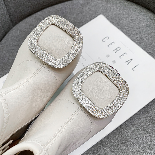 Παιδικές μπότες με μεταλλική διακόσμηση και φερμουάρ