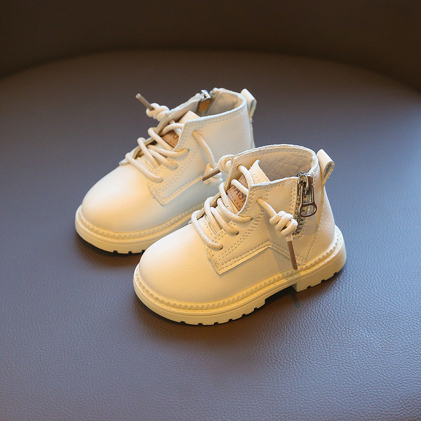 Μοντέρνες παιδικές μπότες για κορίτσια με φερμουάρ και κορδόνια