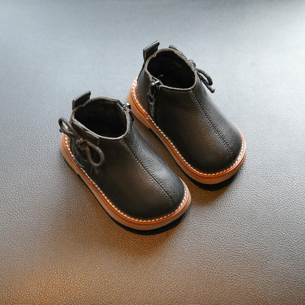 Παιδικές μπότες με φερμουάρ και κορδόνια για κορίτσια