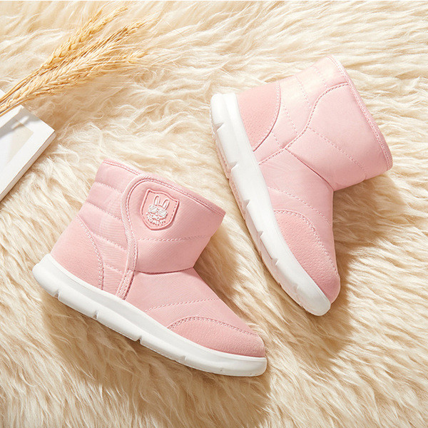 Παιδικές μπότες για κορίτσια με επίπεδη σόλα και έμβλημα