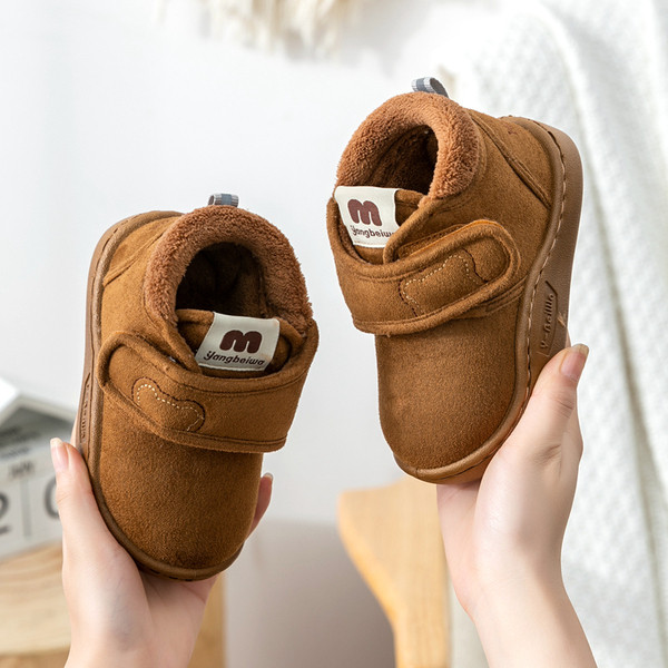 Παιδικές μπότες με λουράκια βελκρό και ζεστή φόδρα