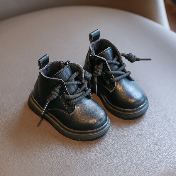 Μοντέρνες παιδικές μπότες για κορίτσια κατασκευασμένες από έκο δέρμα με κορδόνια