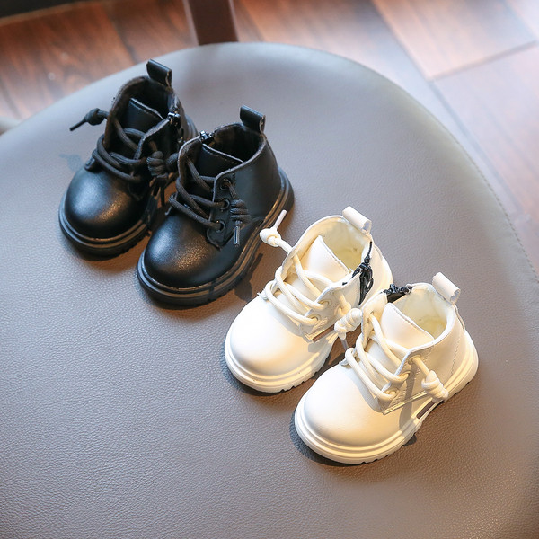 Μοντέρνες παιδικές μπότες για κορίτσια κατασκευασμένες από έκο δέρμα με κορδόνια