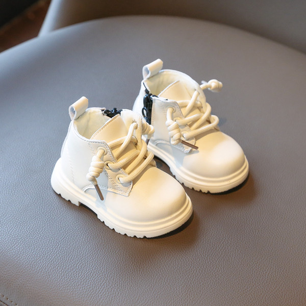 Μοντέρνες παιδικές μπότες για κορίτσια κατασκευασμένες από έκο δέρμα με κορδόνια