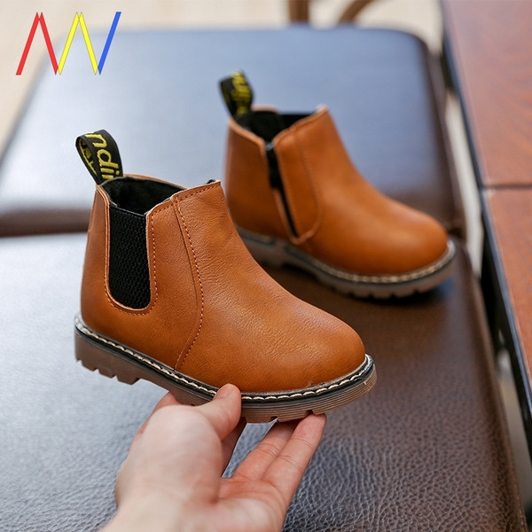 Ekobőrből készült, lapos talpú gyerekcsizma lányoknak