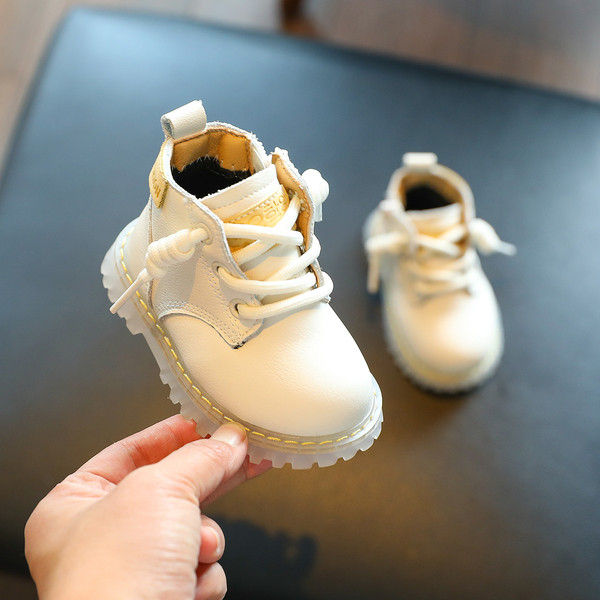 Új modell gyerekcsizma lányoknak durva talppal