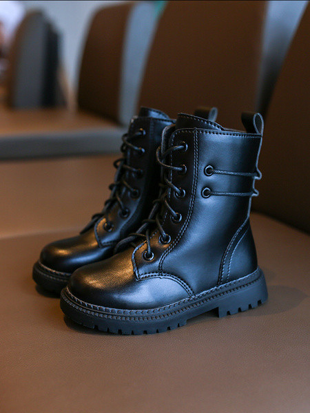 Gyermek bőrcsizma lányoknak fűzős, lapos talpú