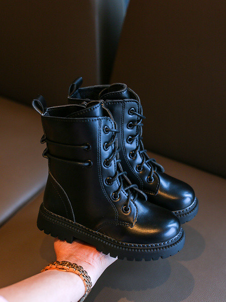 Gyermek bőrcsizma lányoknak fűzős, lapos talpú