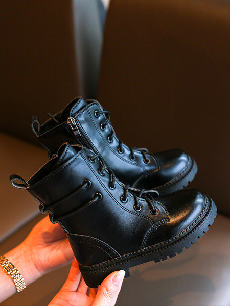 Gyermek bőrcsizma lányoknak fűzős, lapos talpú