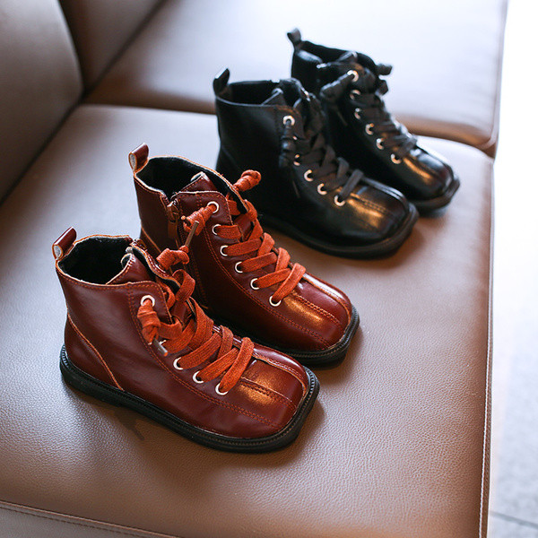 Παιδικές μπότες για κορίτσια από οικολογικό δέρμα με κορδόνια και επίπεδη σόλα