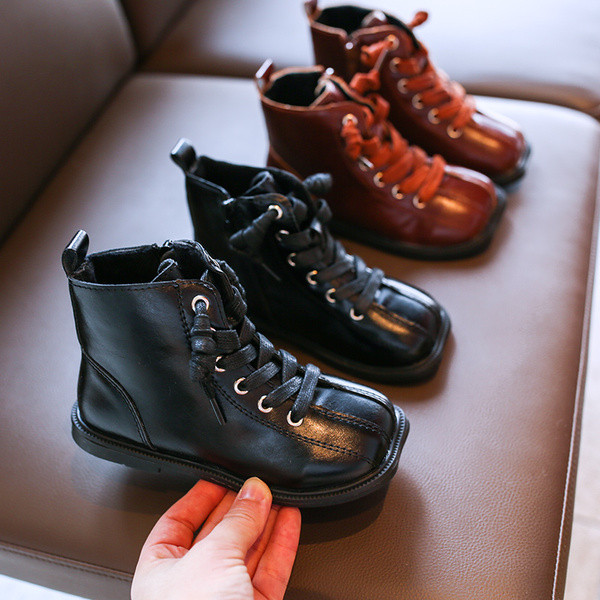 Παιδικές μπότες για κορίτσια από οικολογικό δέρμα με κορδόνια και επίπεδη σόλα